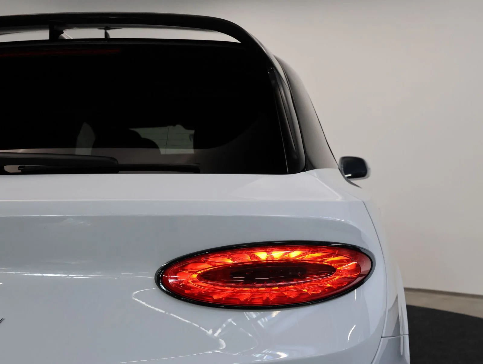 2022 Bentley Bentayga Hybrid, 17/20