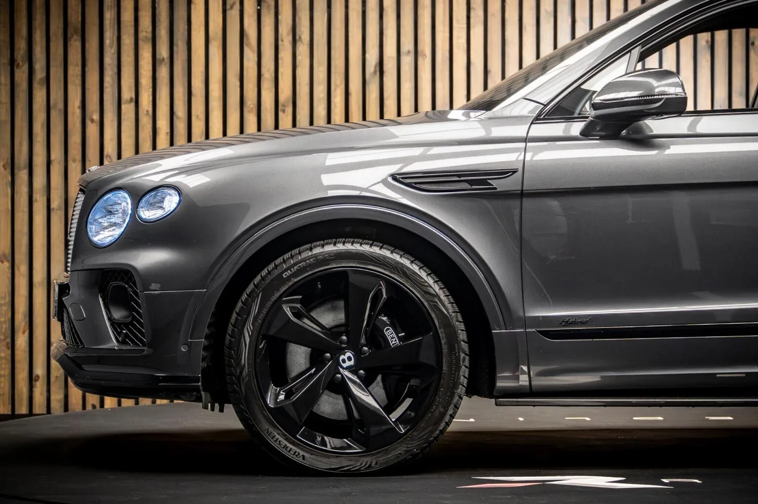 2022 Bentley Bentayga Hybrid, 8/30