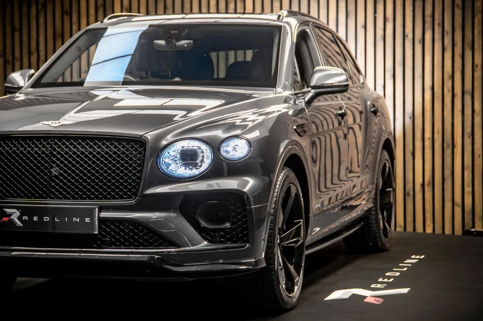 2022 Bentley Bentayga Hybrid, 12/30