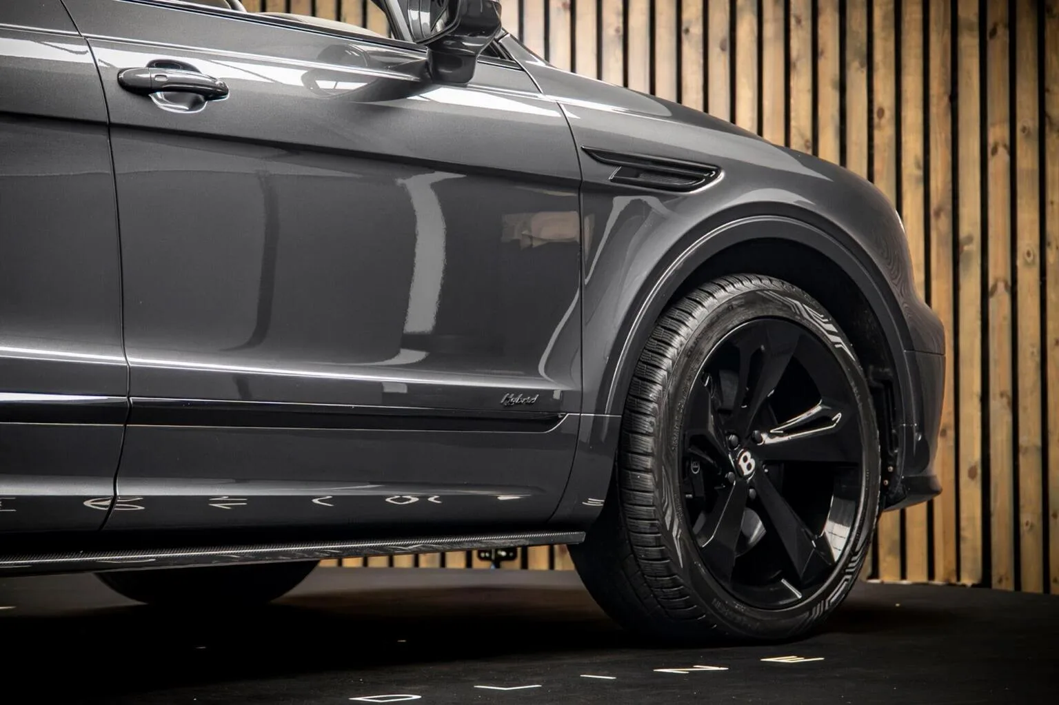 2022 Bentley Bentayga Hybrid, 13/30