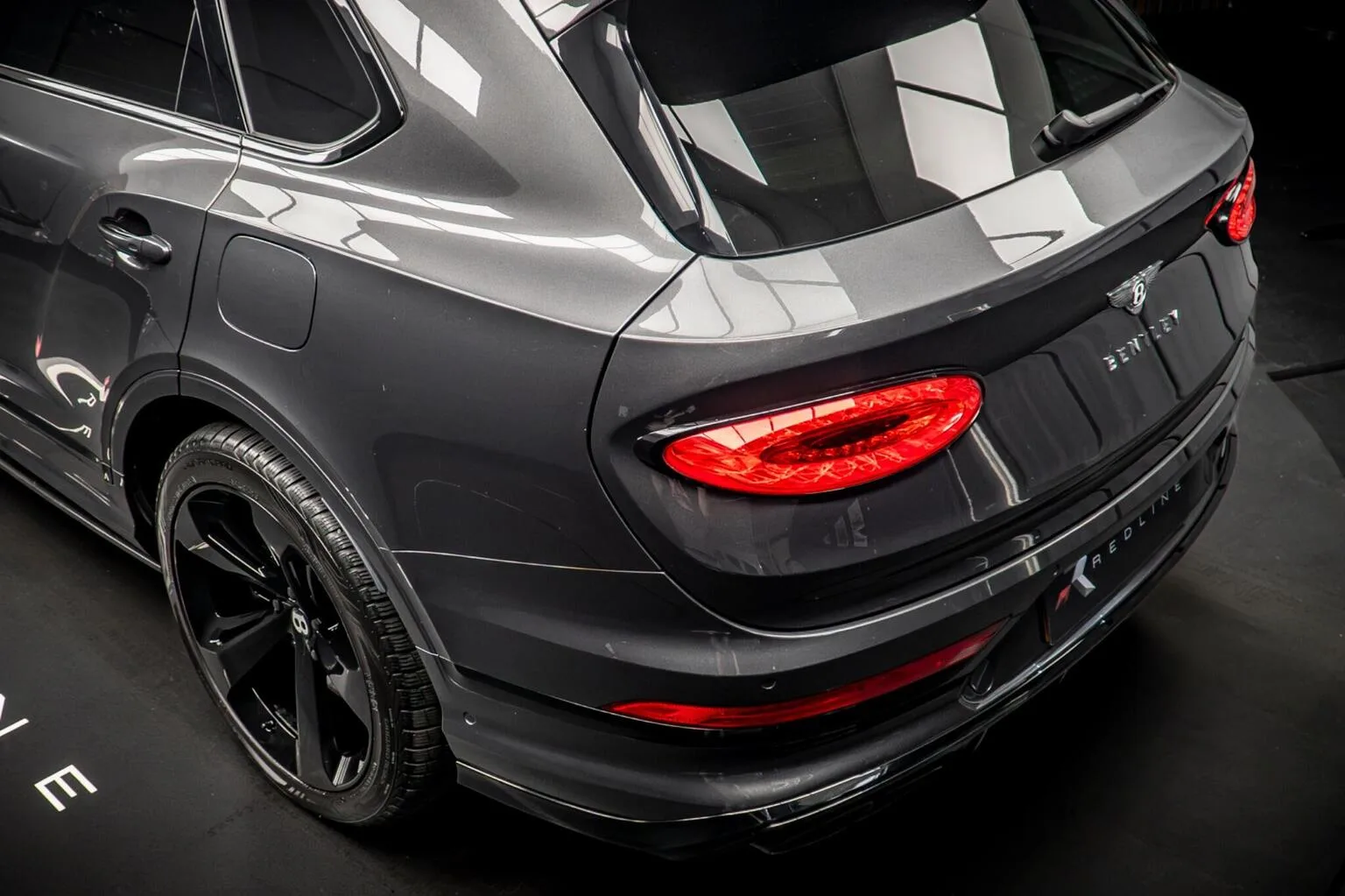 2022 Bentley Bentayga Hybrid, 18/30