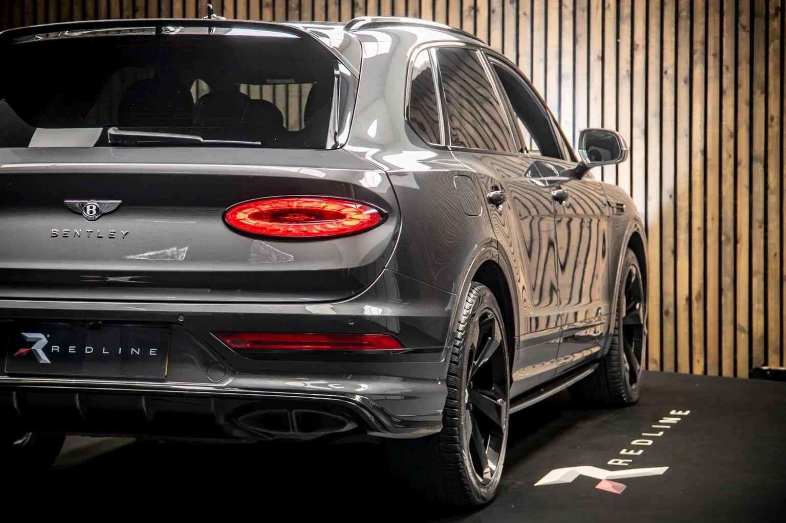 2022 Bentley Bentayga Hybrid, 20/30