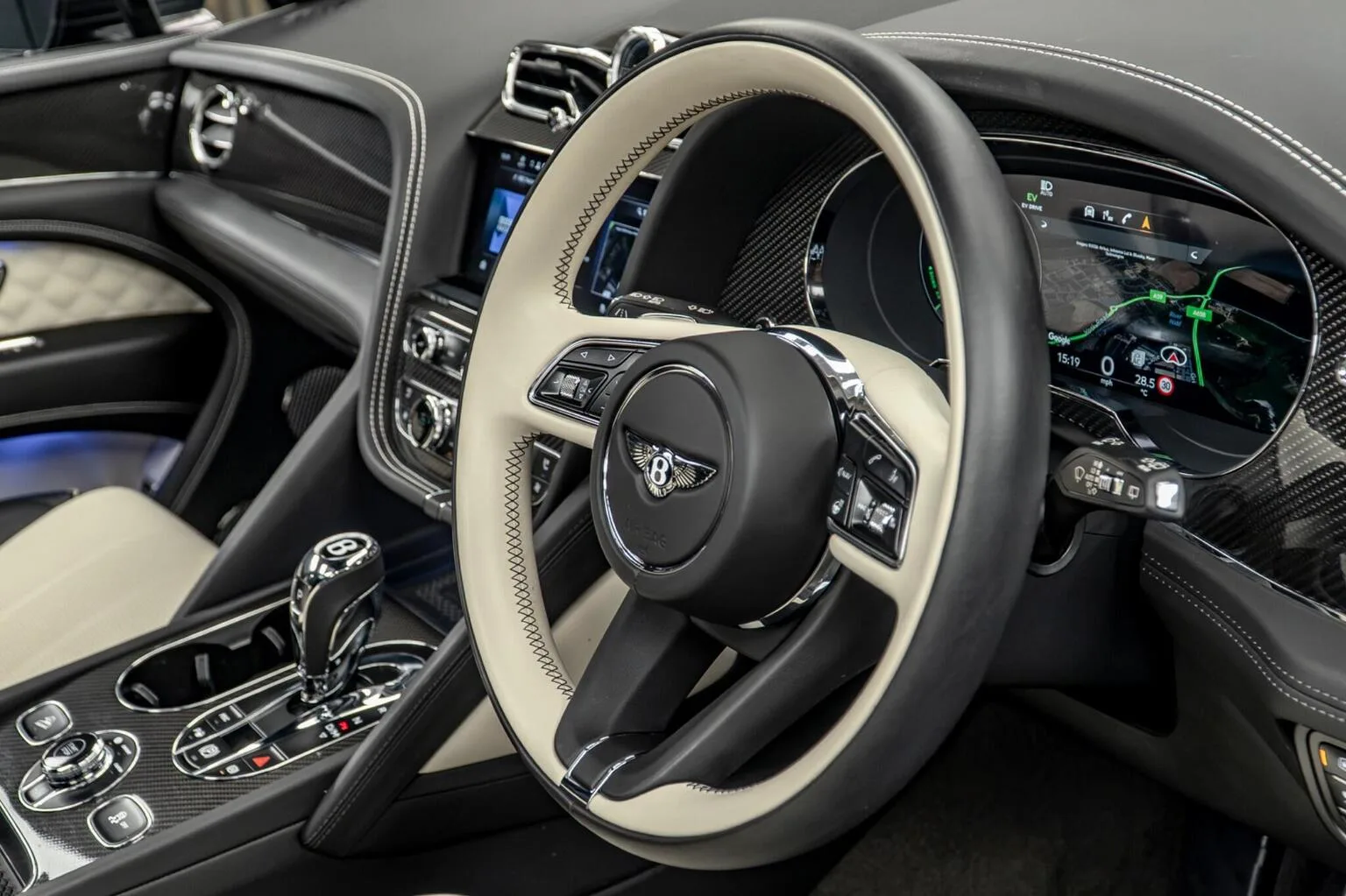 2022 Bentley Bentayga Hybrid, 27/30