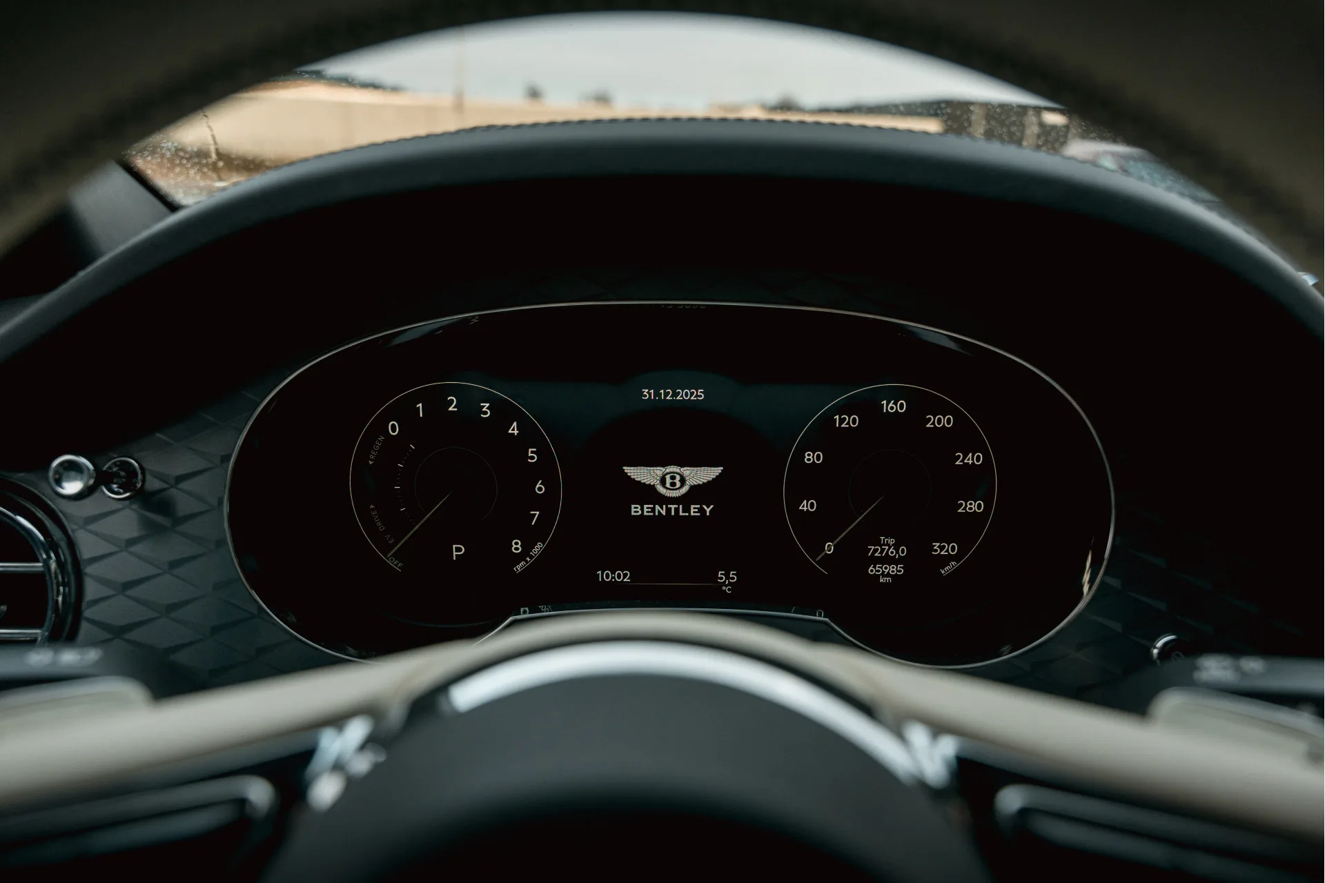 2022 Bentley Bentayga Hybrid, 5/30