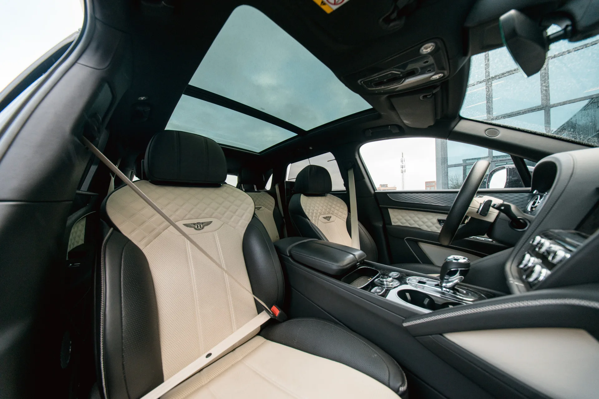 2022 Bentley Bentayga Hybrid, 9/30