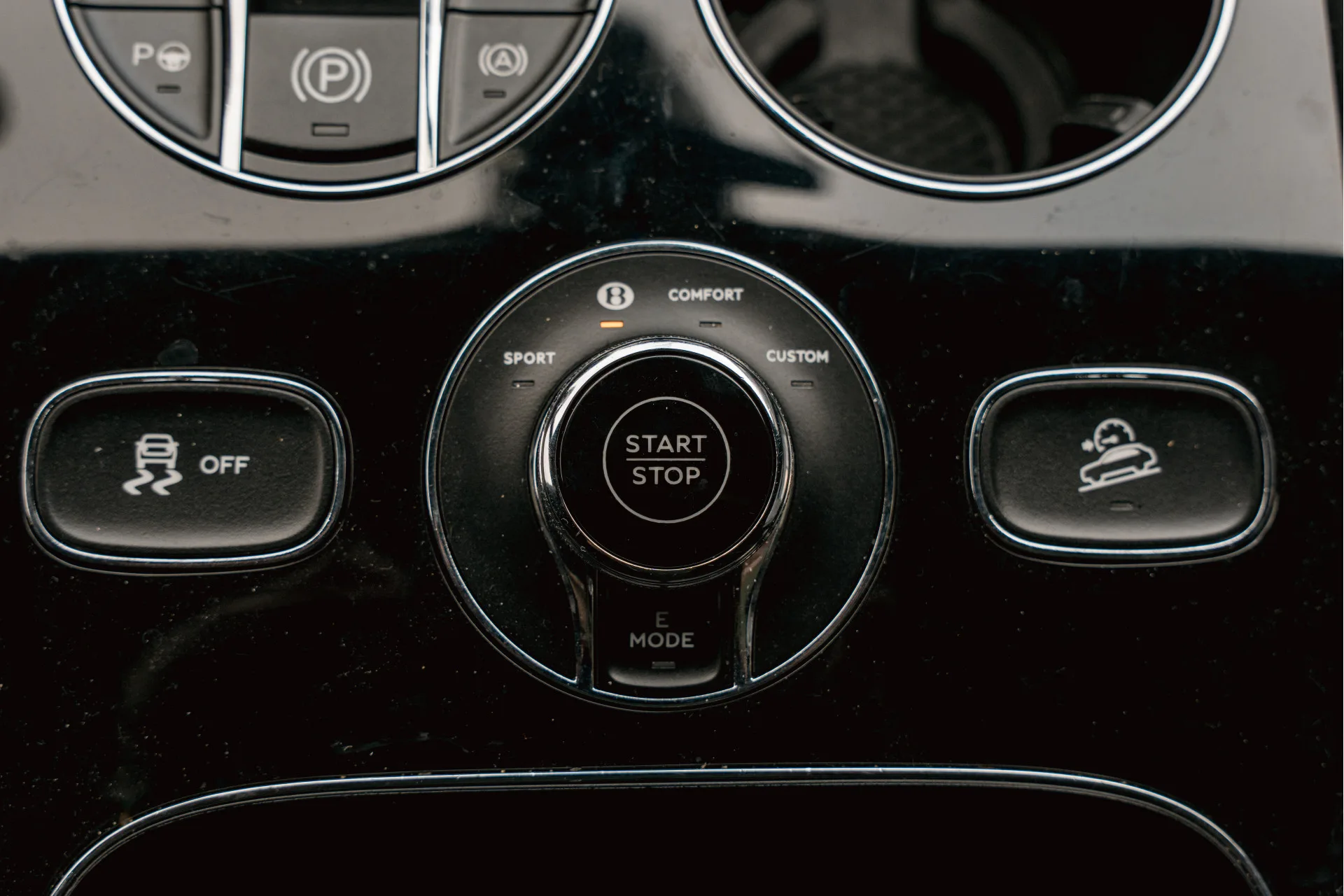 2022 Bentley Bentayga Hybrid, 15/30