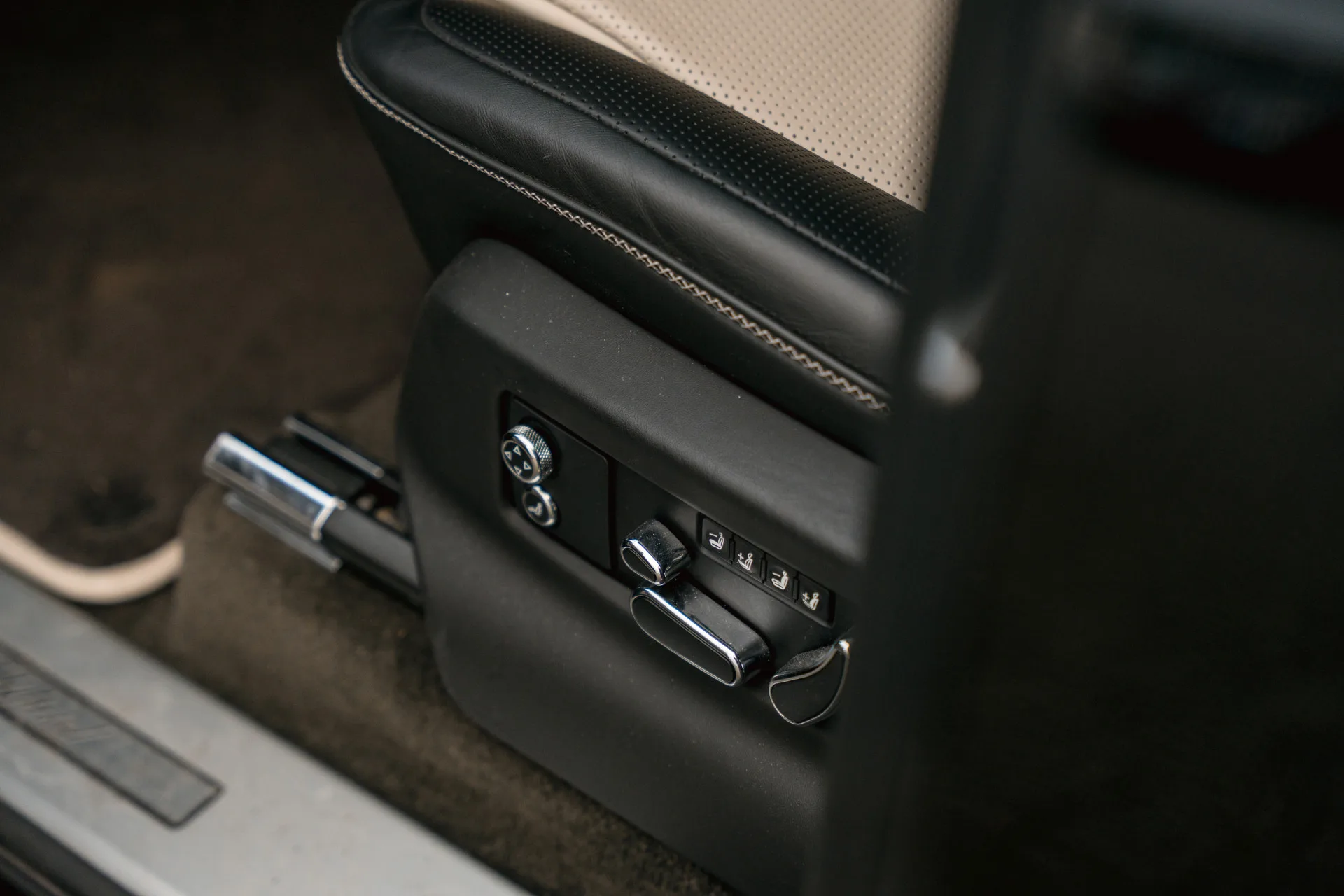 2022 Bentley Bentayga Hybrid, 26/30