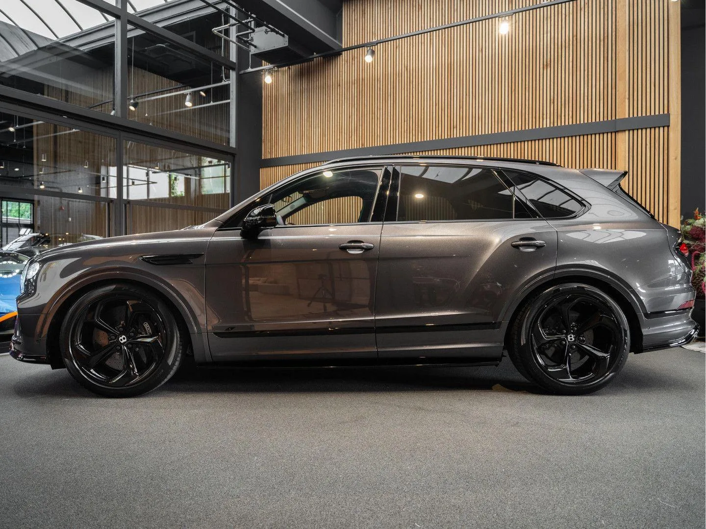 2022 Bentley Bentayga S, 3/30