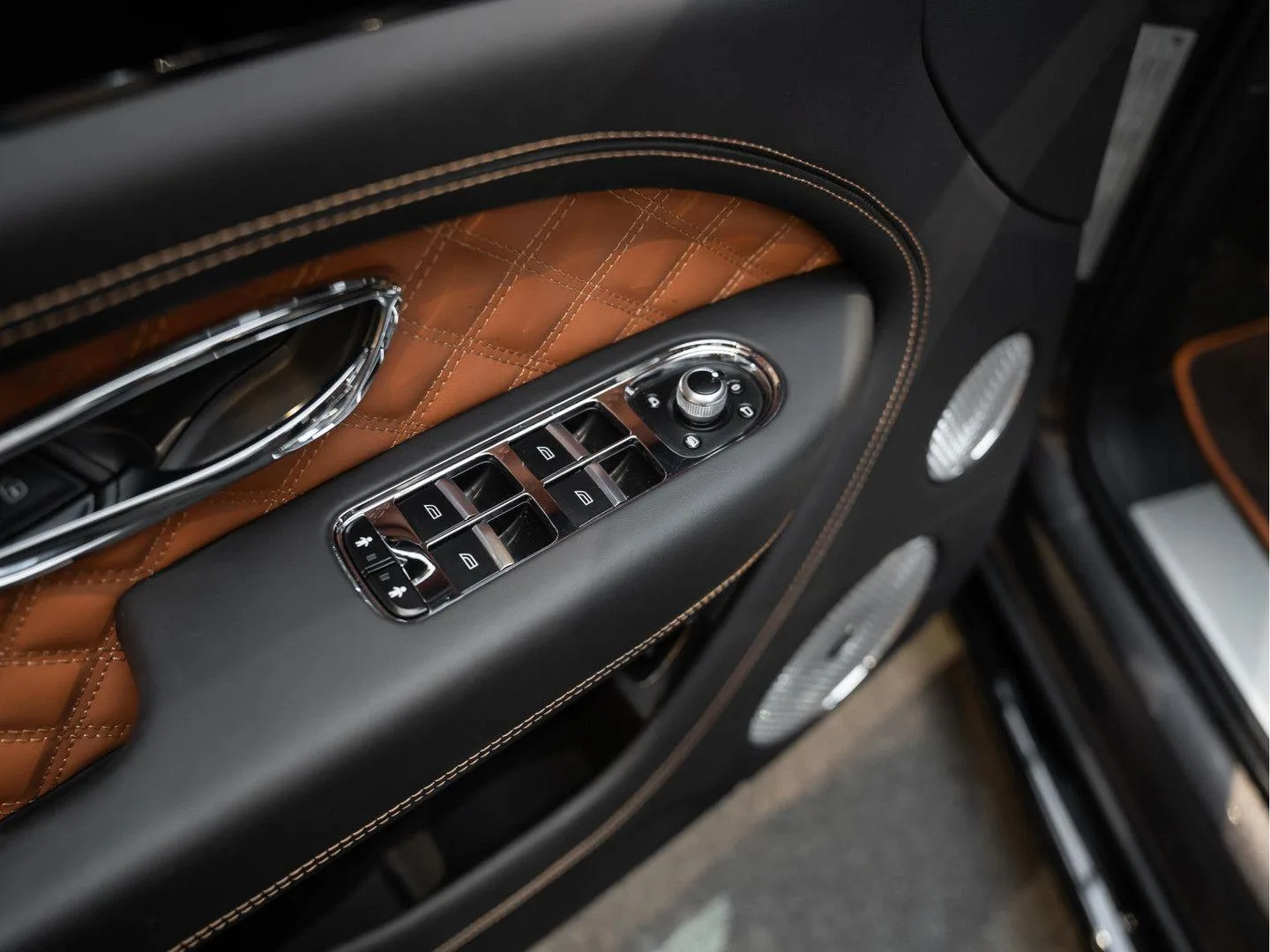 2022 Bentley Bentayga S, 23/30
