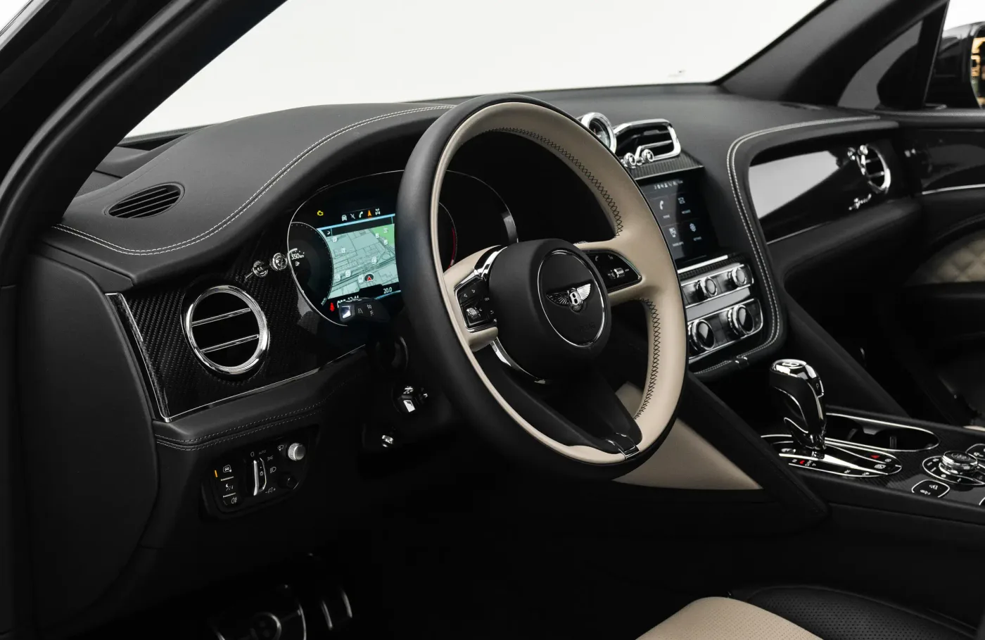 2022 Bentley Bentayga Speed proposée par un concessionnaire spécialisé à Dubai, Émirats arabes unis, photo 6 sur 10
