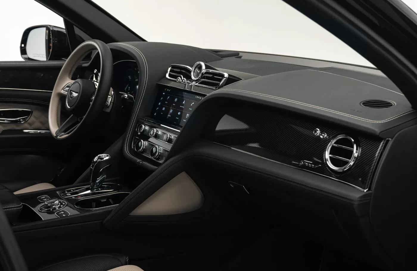 2022 Bentley Bentayga Speed proposée par un concessionnaire spécialisé à Dubai, Émirats arabes unis, photo 7 sur 10