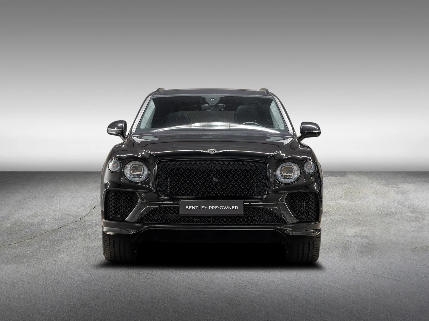 2022 Bentley Bentayga V8, 2/30