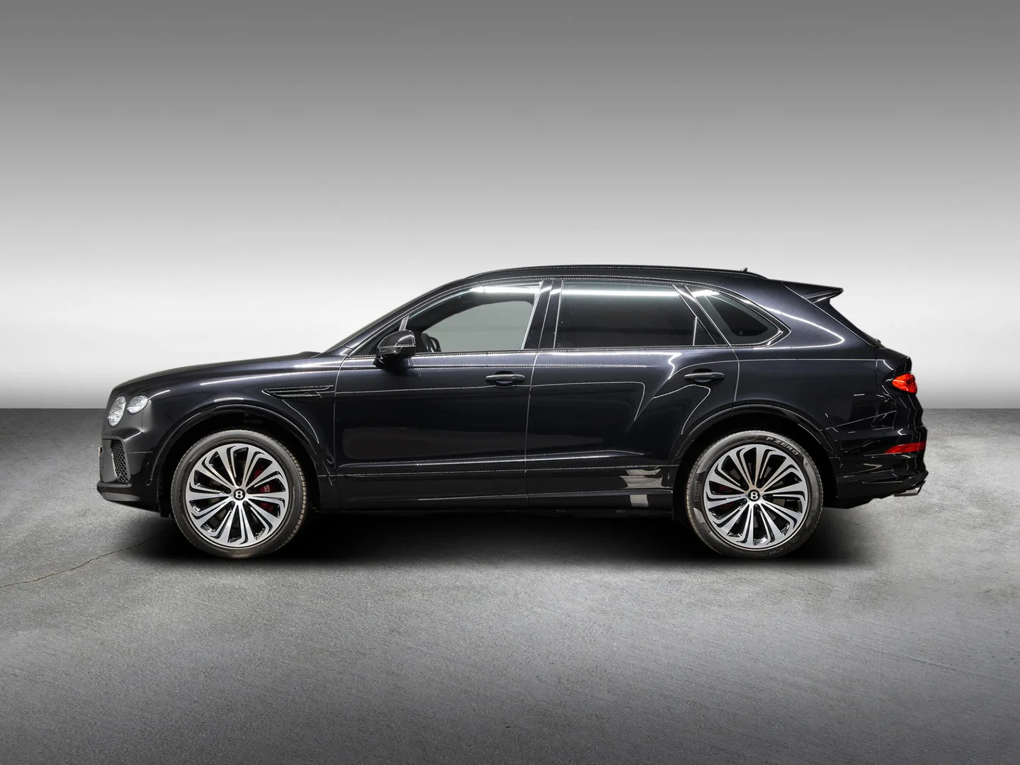 2022 Bentley Bentayga V8, 4/30