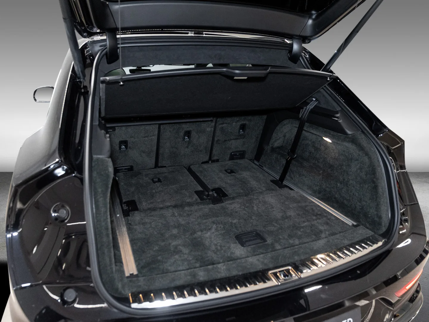 2022 Bentley Bentayga V8, 16/30