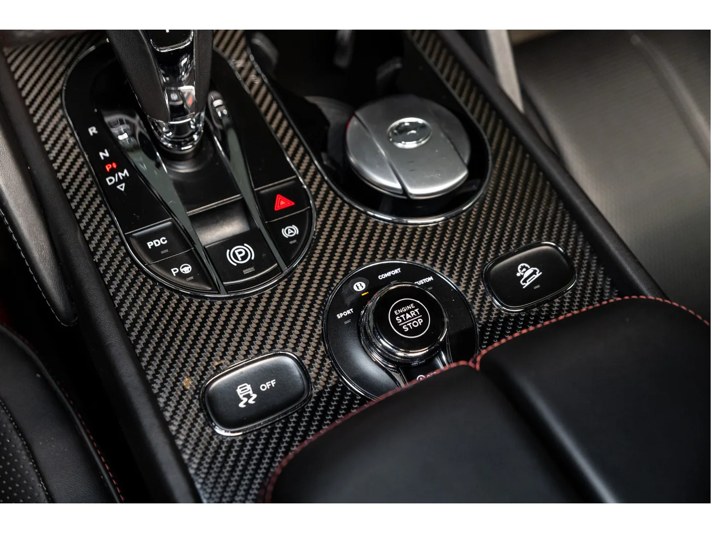 2022 Bentley Bentayga V8, 29/30