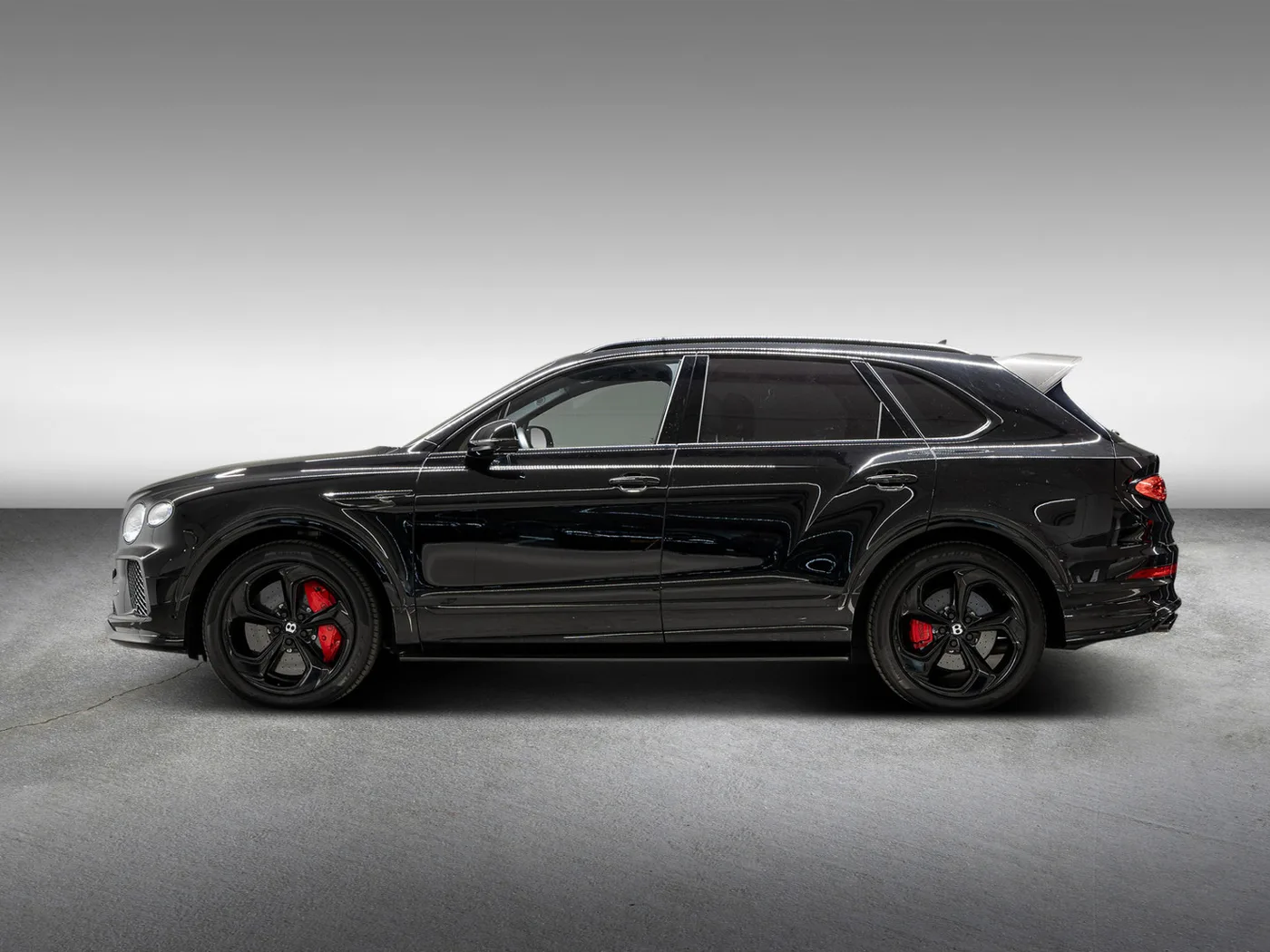 2022 Bentley Bentayga S V8 offered by an official Bentley dealer in Leusden, Netherlands, photo 4 of 15