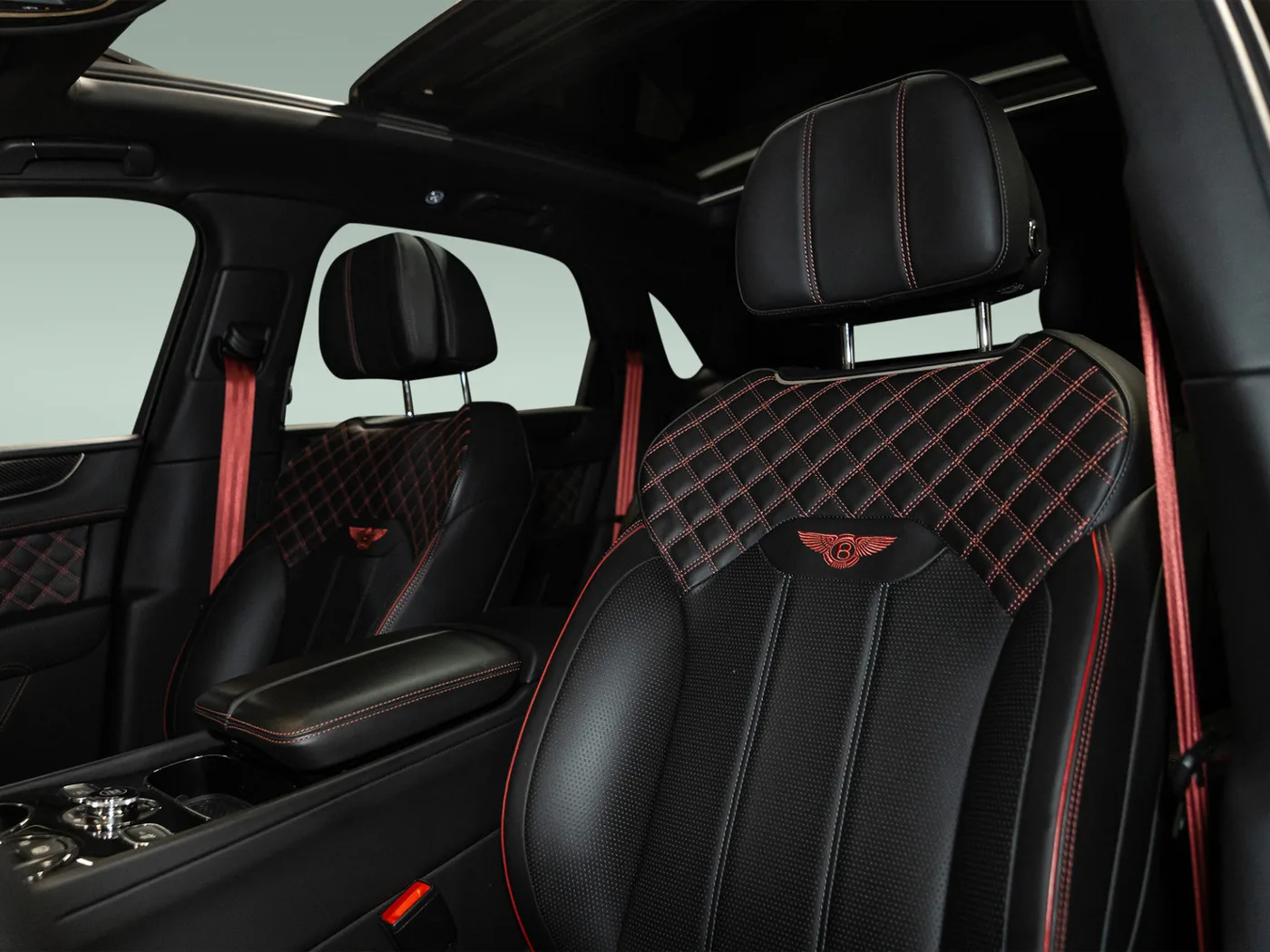 2022 Bentley Bentayga S V8 offered by an official Bentley dealer in Leusden, Netherlands, photo 9 of 15
