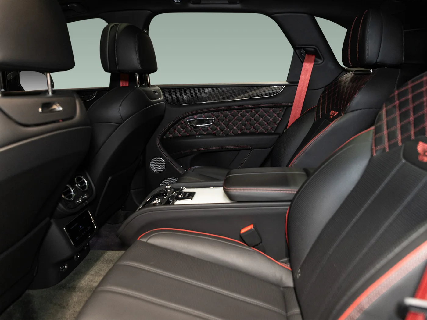 2022 Bentley Bentayga S V8 offered by an official Bentley dealer in Leusden, Netherlands, photo 12 of 15