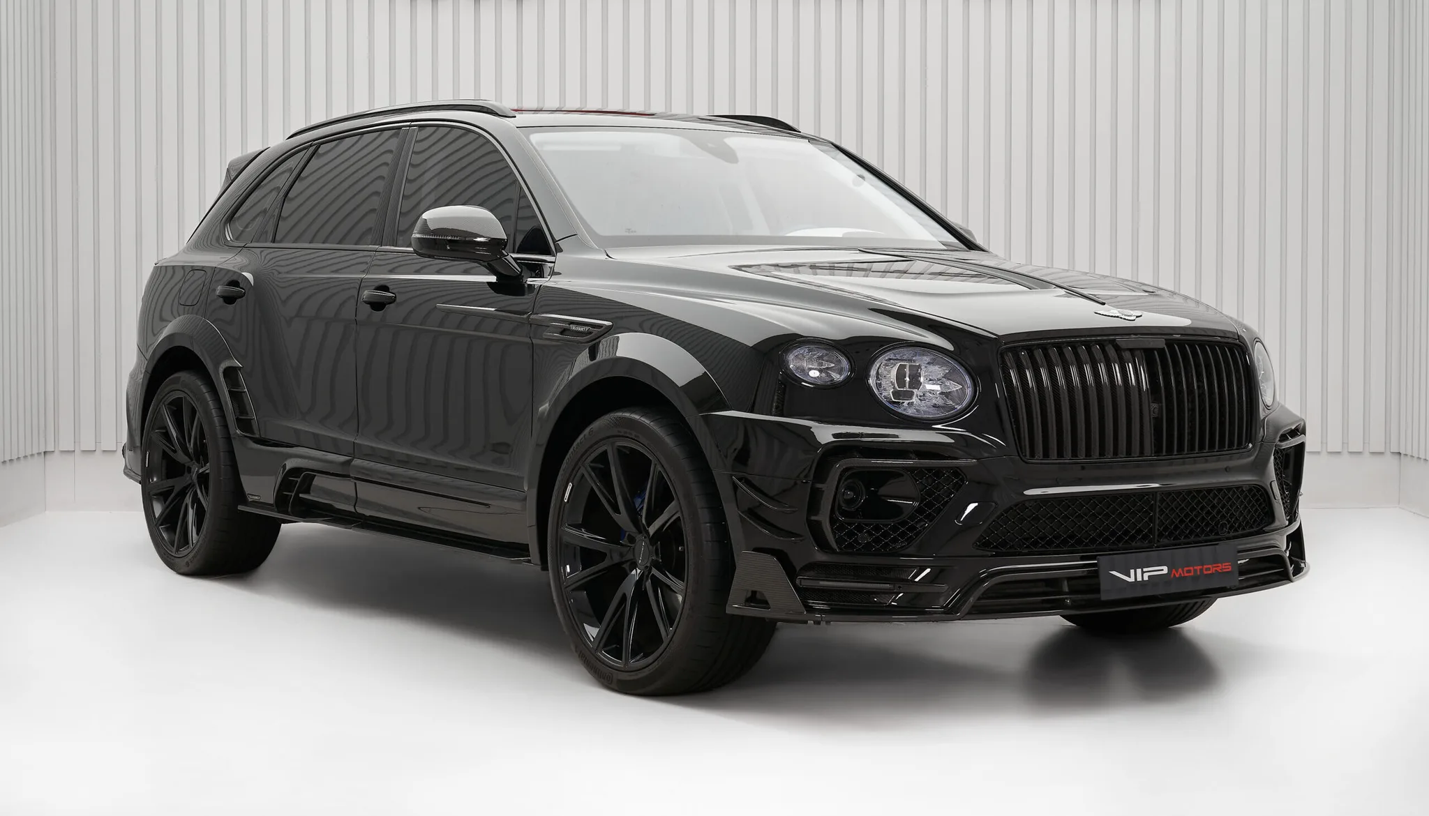 2022 Bentley Bentayga proposée par un concessionnaire spécialisé à Dubai, Émirats arabes unis, photo principale