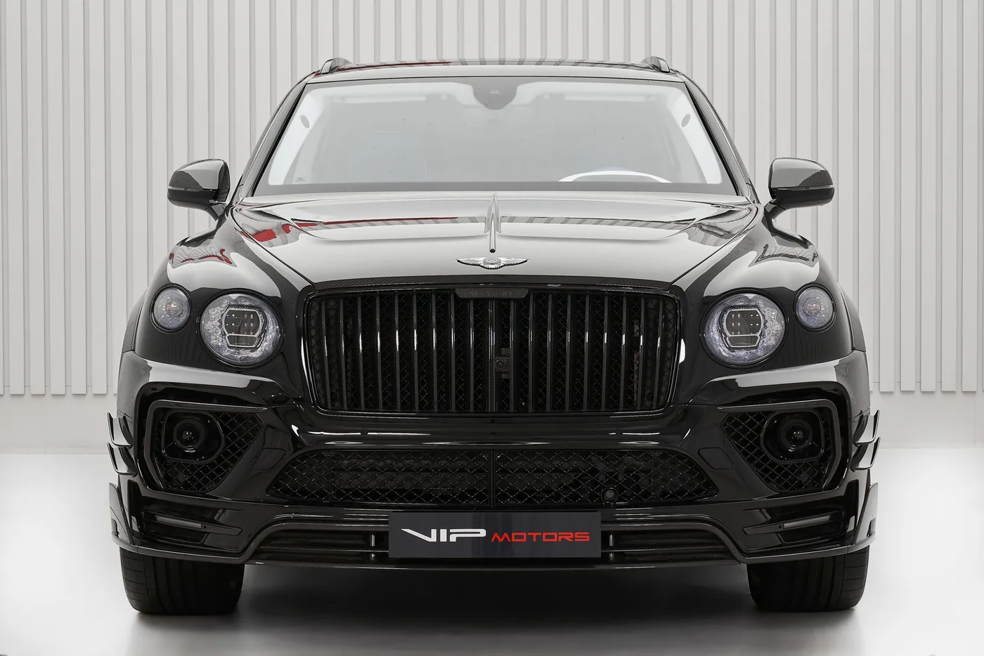 2022 Bentley Bentayga angeboten von einem Fachhändler in Dubai, Vereinigte Arabische Emirate, Foto 2 von 10