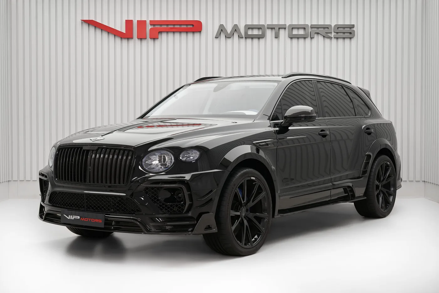 2022 Bentley Bentayga angeboten von einem Fachhändler in Dubai, Vereinigte Arabische Emirate, Foto 3 von 10
