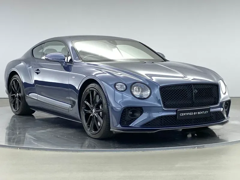 2022 Bentley Continental GT proposée par un groupe de concessions agréées à Hatfield, Royaume-Uni, photo principale