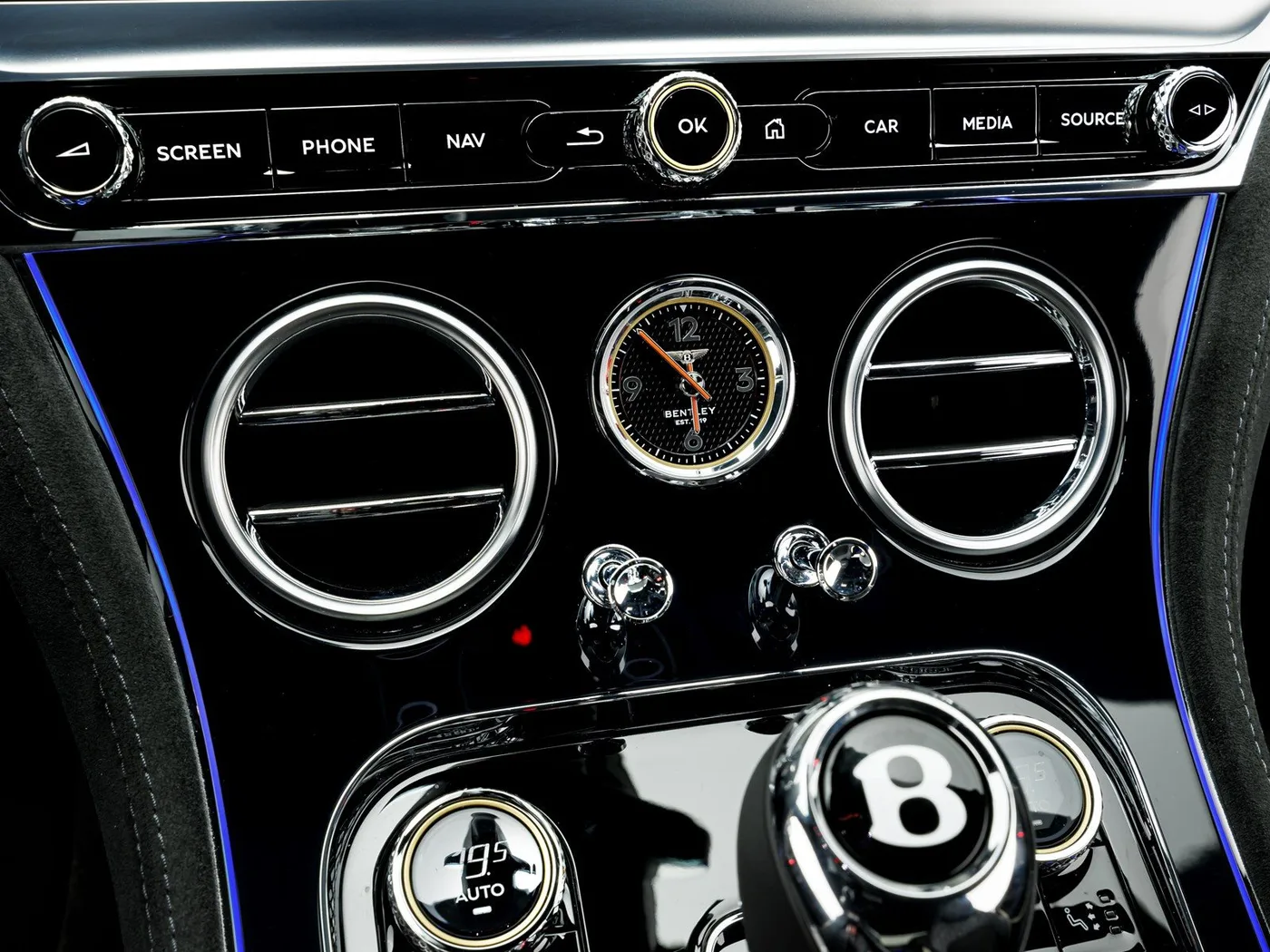 2022 Bentley Continental GT Speed proposée par un concessionnaire spécialisé à Singen, Allemagne, photo 11 sur 15
