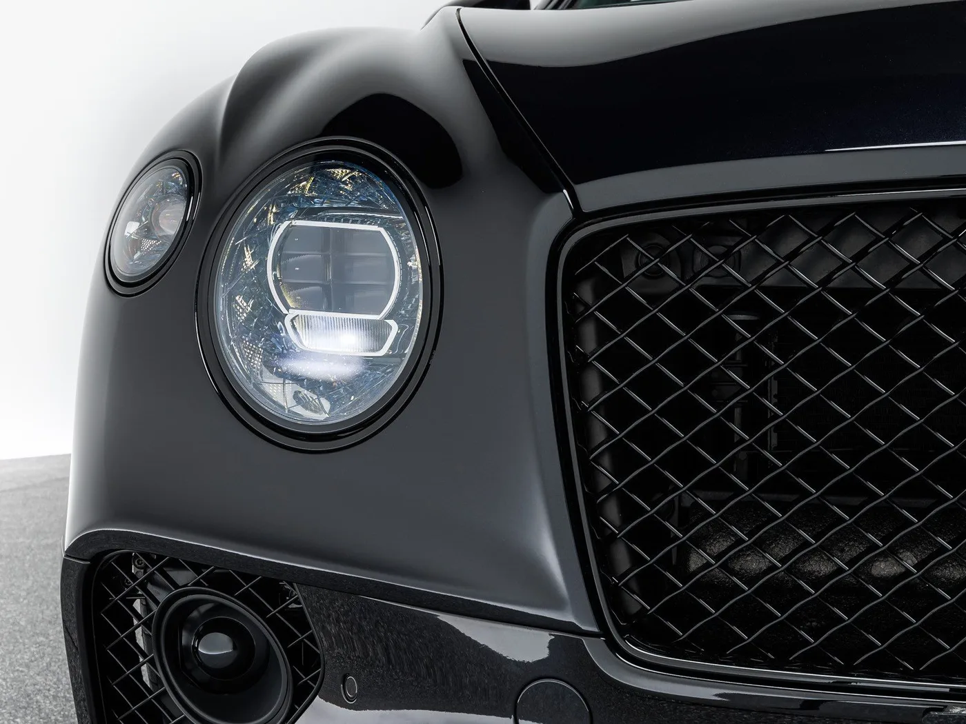 2022 Bentley Continental GT Speed proposée par un concessionnaire spécialisé à Singen, Allemagne, photo 14 sur 15