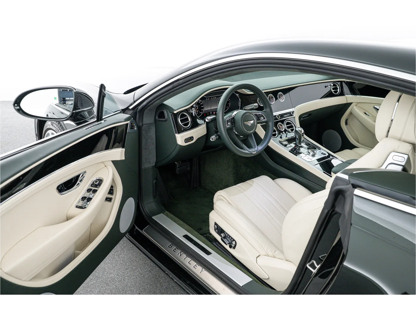2022 Bentley Continental GT V8 angeboten von einem offiziellen Bentley-Vertragshändler in Rotterdam, Niederlande, Foto 6 von 15