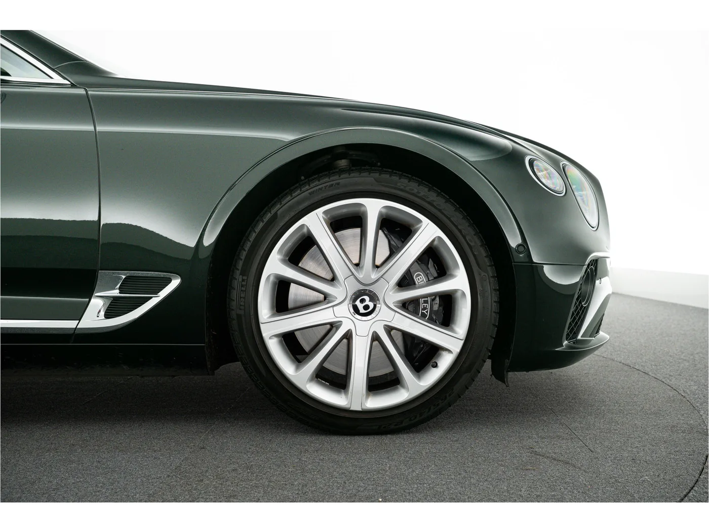 2022 Bentley Continental GT V8 angeboten von einem offiziellen Bentley-Vertragshändler in Rotterdam, Niederlande, Foto 9 von 15