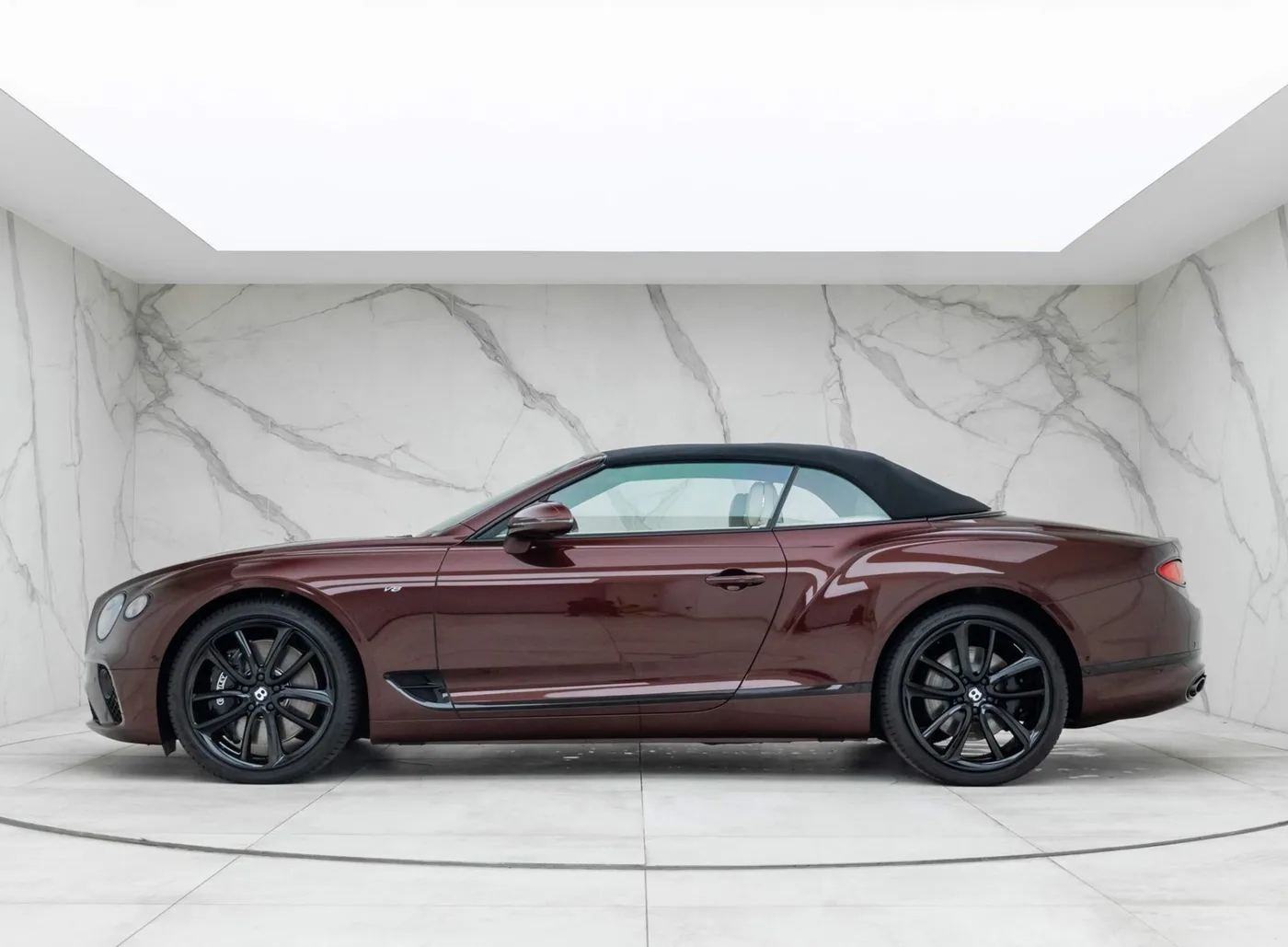 2022 Bentley Continental GT V8 Convertible proposée par un concessionnaire spécialisé à Banstead, Royaume-Uni, photo 10 sur 15