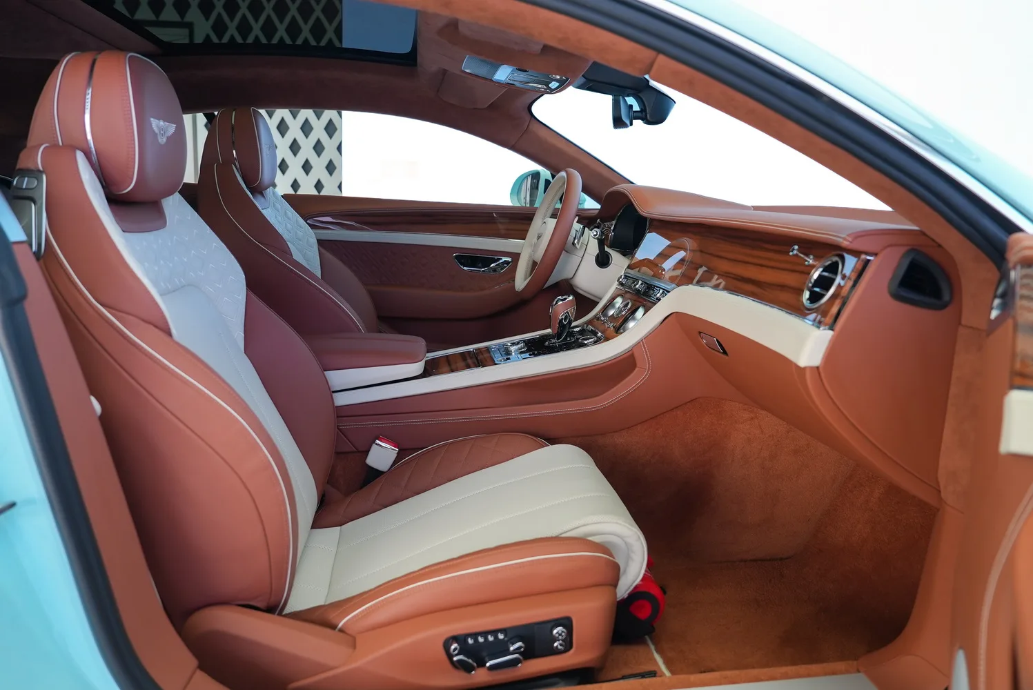 2022 Bentley Continental GT V8, 13/15