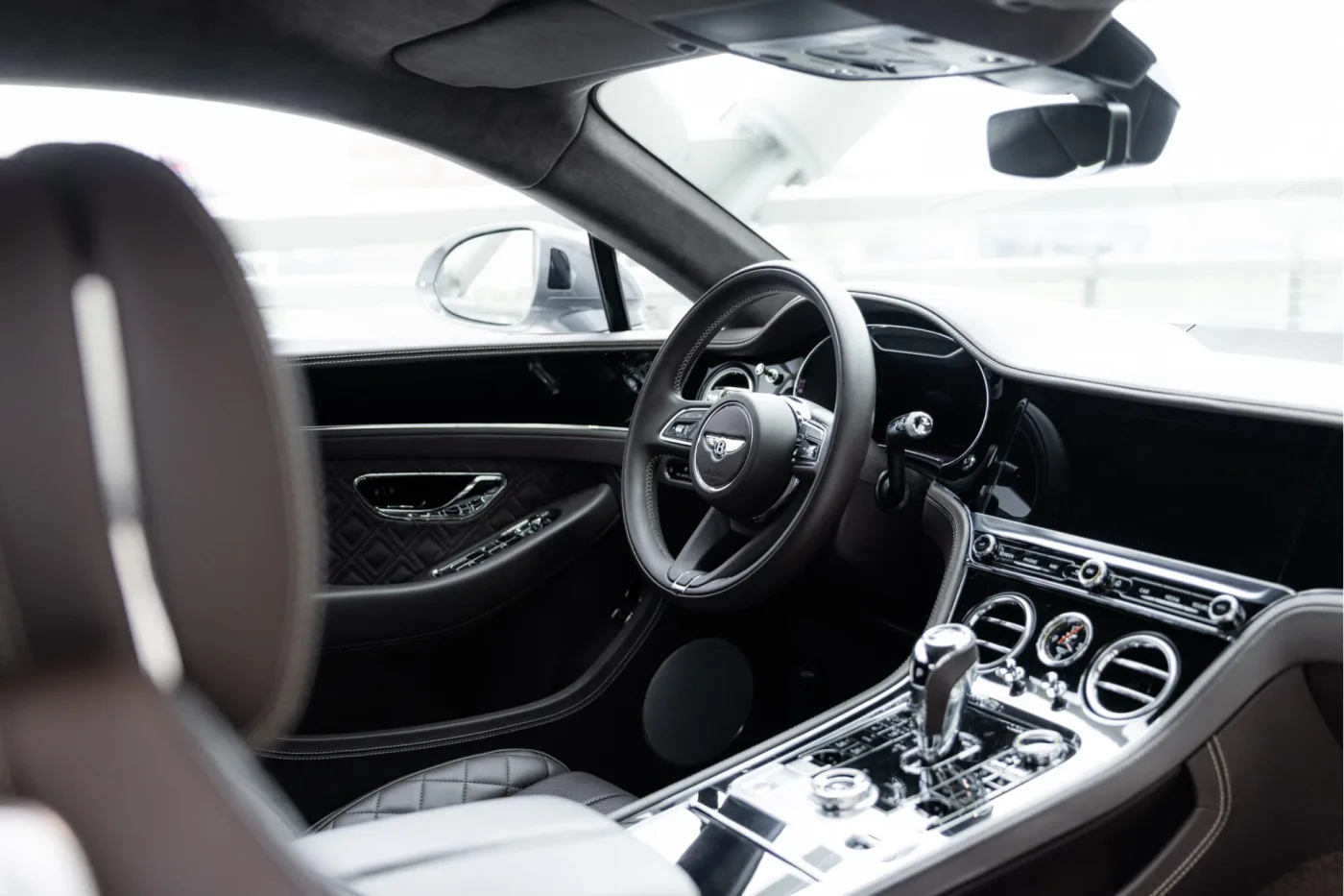 2022 Bentley Continental GT V8 proposée par un concessionnaire agréé McLaren et Morgan à Utrecht, Pays-Bas, photo 4 sur 25