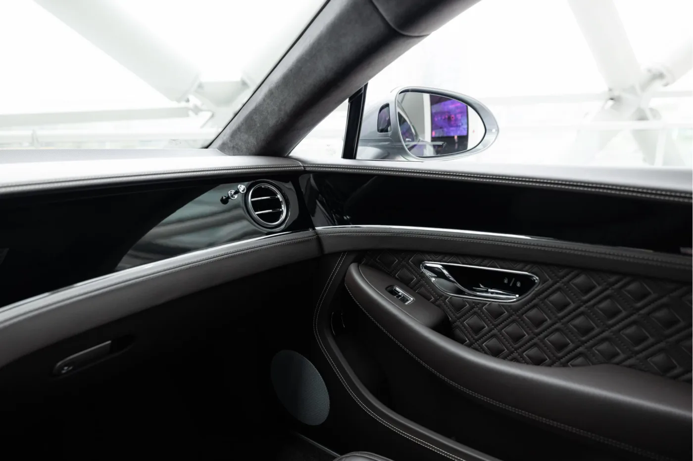 2022 Bentley Continental GT V8 proposée par un concessionnaire agréé McLaren et Morgan à Utrecht, Pays-Bas, photo 13 sur 25
