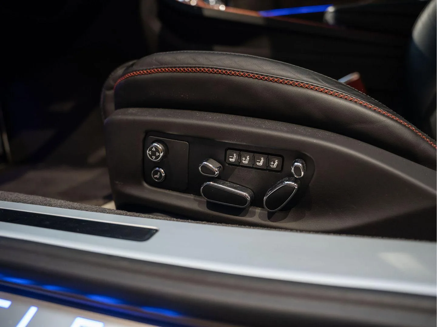 2022 Bentley Continental GT V8 S, 29/30