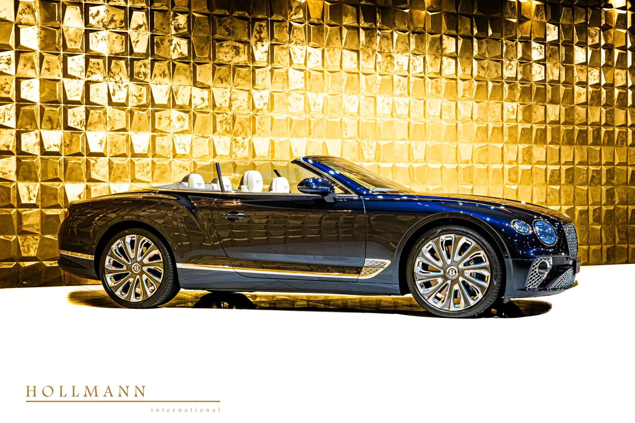 2022 Bentley Continental GTC Mulliner, 2/30