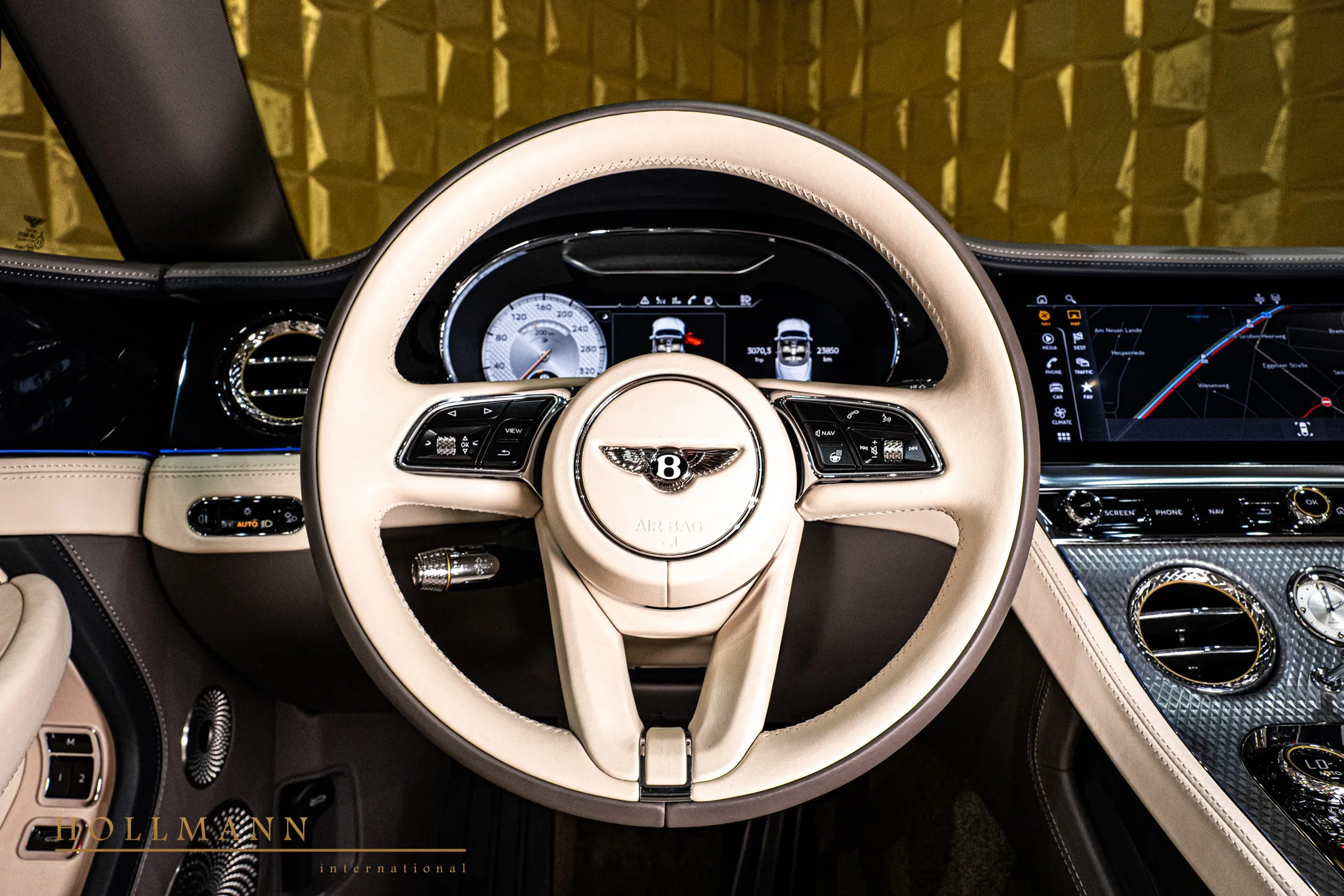 2022 Bentley Continental GTC Mulliner, 19/30