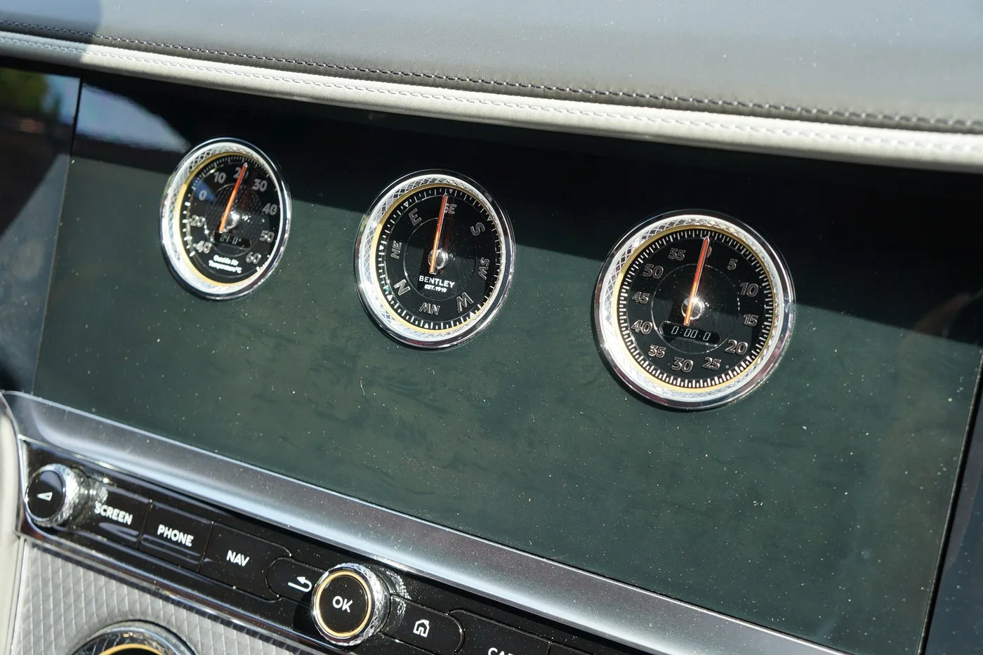 2022 Bentley Continental GTC Mulliner angeboten von einer Vertragshändlergruppe in Ripley, Vereinigtes Königreich, Foto 18 von 25