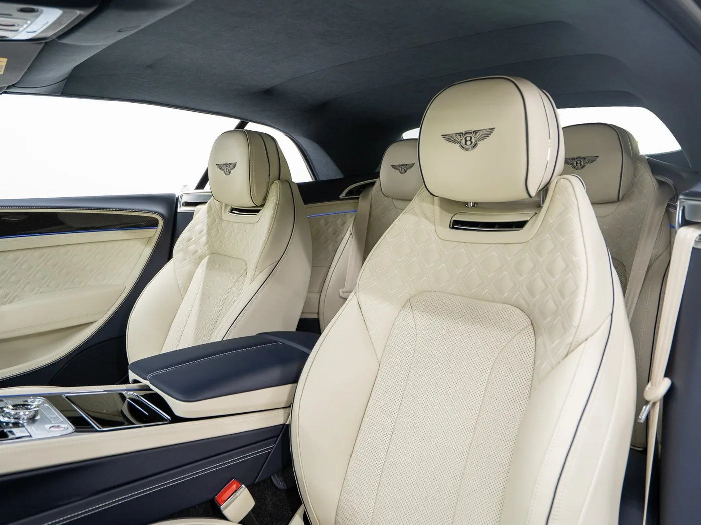2022 Bentley Continental GTC Speed proposée par un concessionnaire spécialisé à Singen, Allemagne, photo 6 sur 15