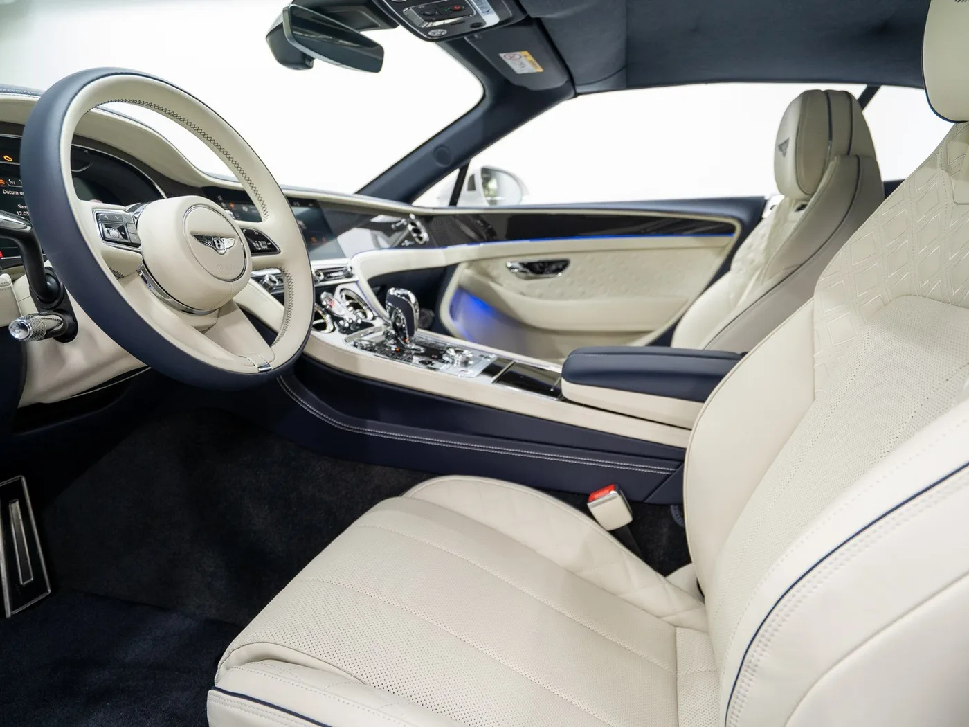 2022 Bentley Continental GTC Speed proposée par un concessionnaire spécialisé à Singen, Allemagne, photo 7 sur 15