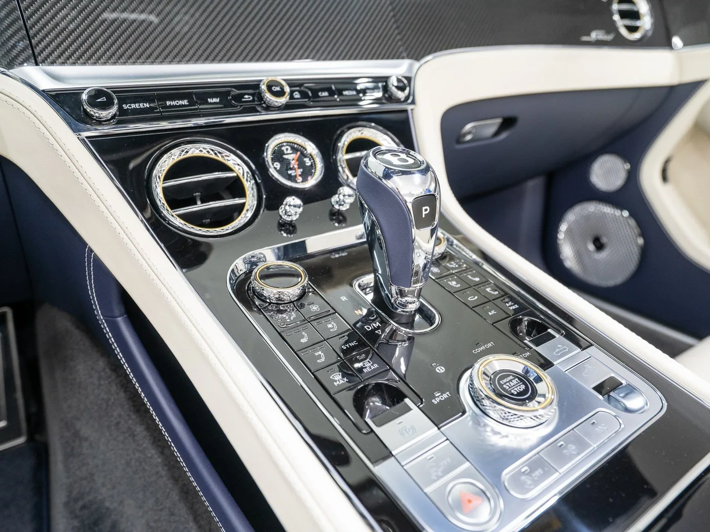 2022 Bentley Continental GTC Speed proposée par un concessionnaire spécialisé à Singen, Allemagne, photo 8 sur 15