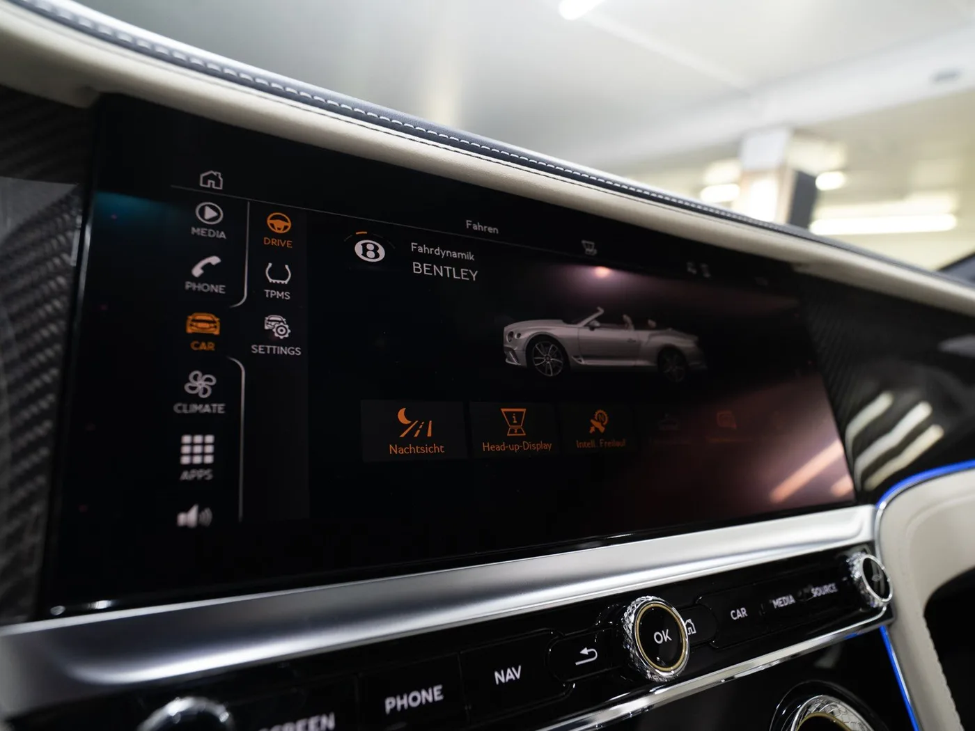 2022 Bentley Continental GTC Speed proposée par un concessionnaire spécialisé à Singen, Allemagne, photo 11 sur 15