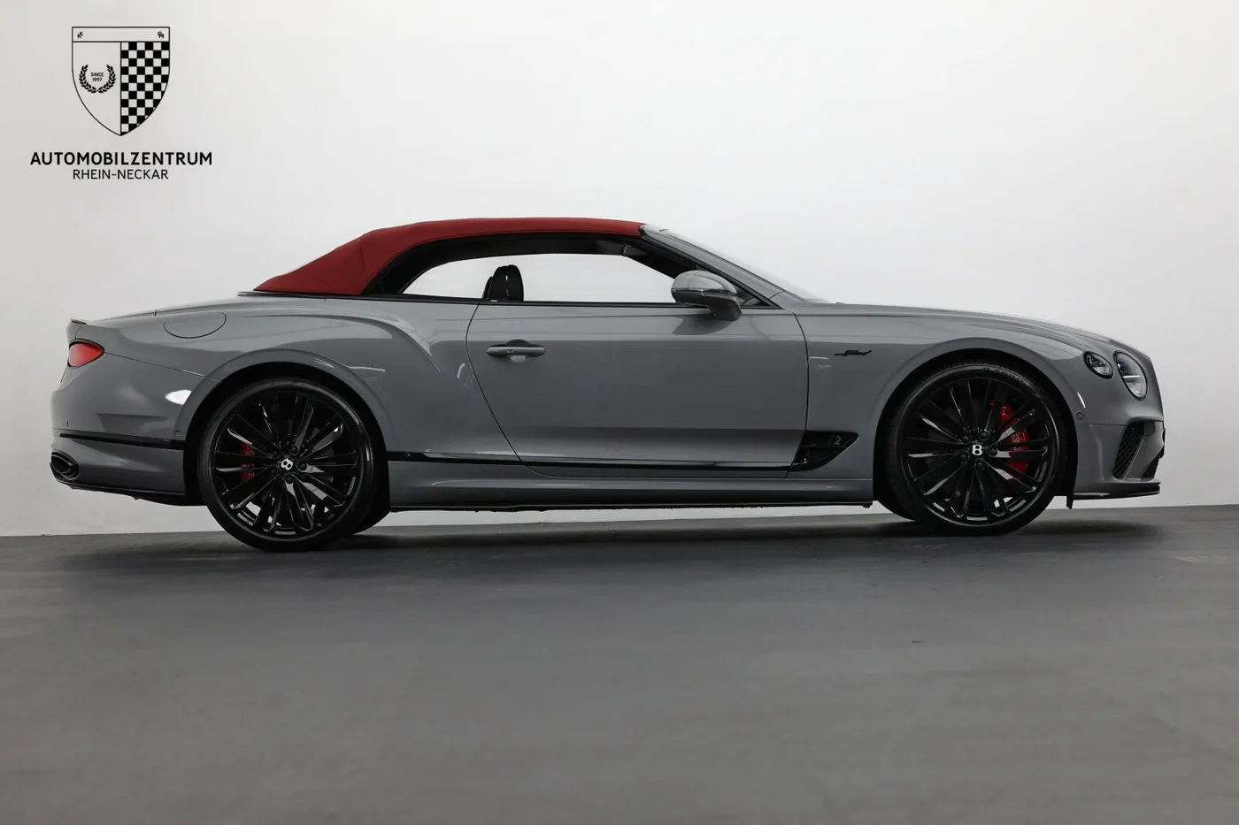 2022 Bentley Continental GTC Speed offered by a supercar dealer in Viernheim, Germany, photo 4 of 25