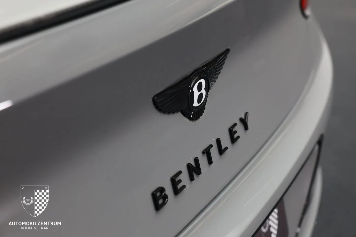 2022 Bentley Continental GTC Speed offered by a supercar dealer in Viernheim, Germany, photo 15 of 25
