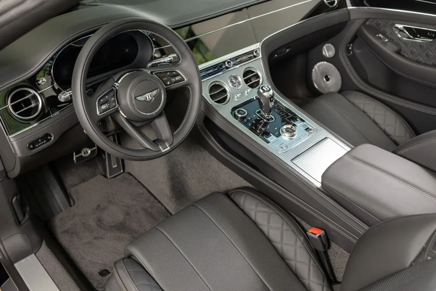 2022 Bentley Continental GTC V8 offered by an official Bentley dealer in Riga, Latvia, photo 15 of 25