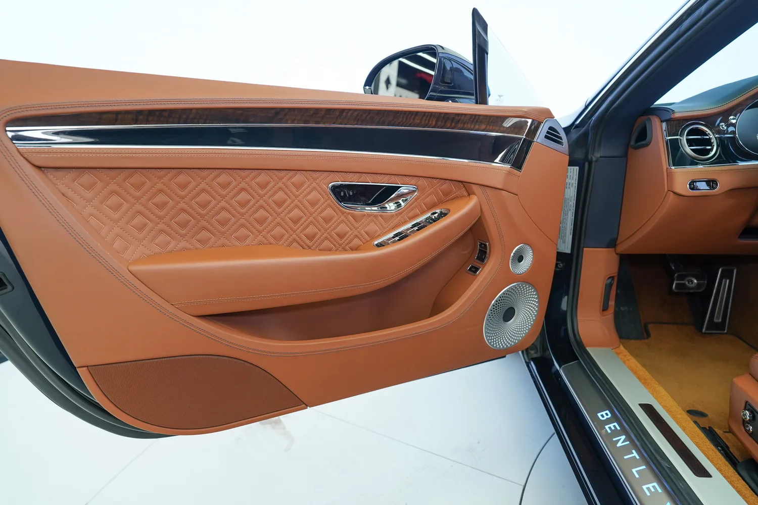 2022 Bentley Continental GTC V8, 6/12