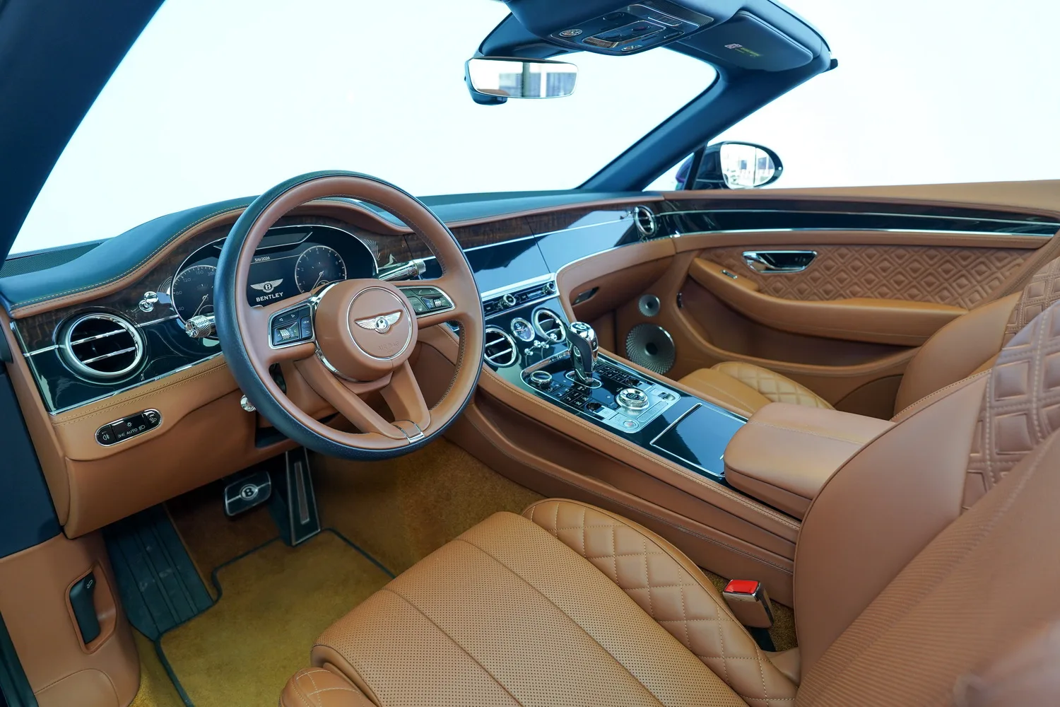 2022 Bentley Continental GTC V8, 7/12