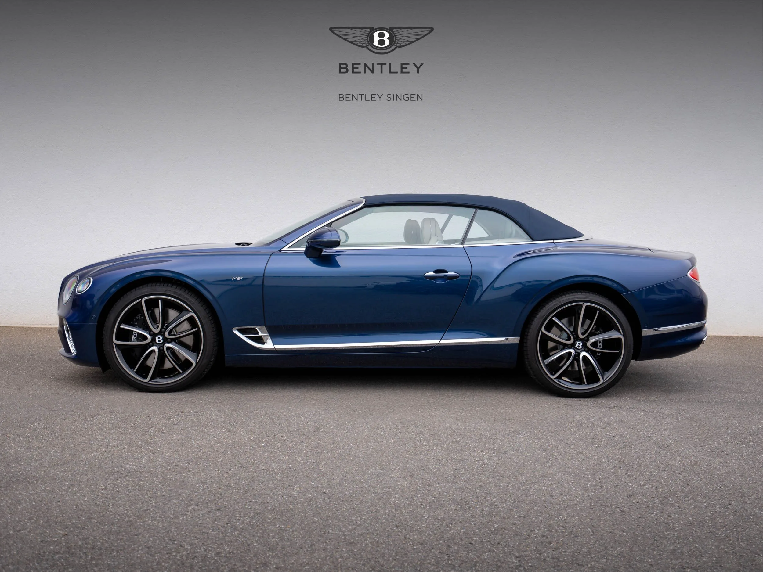 2022 Bentley Continental GTC V8, 2/30