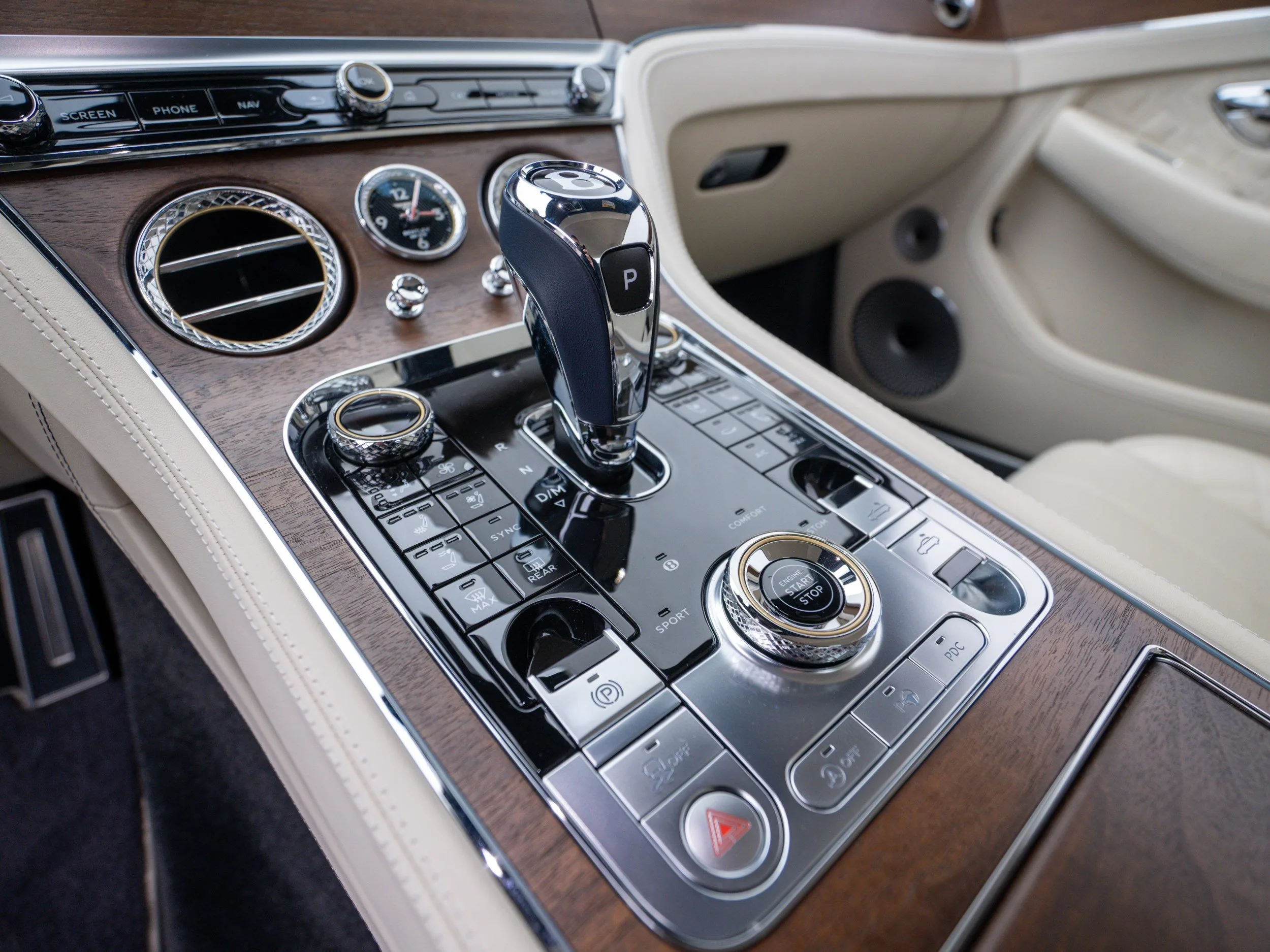 2022 Bentley Continental GTC V8, 23/30