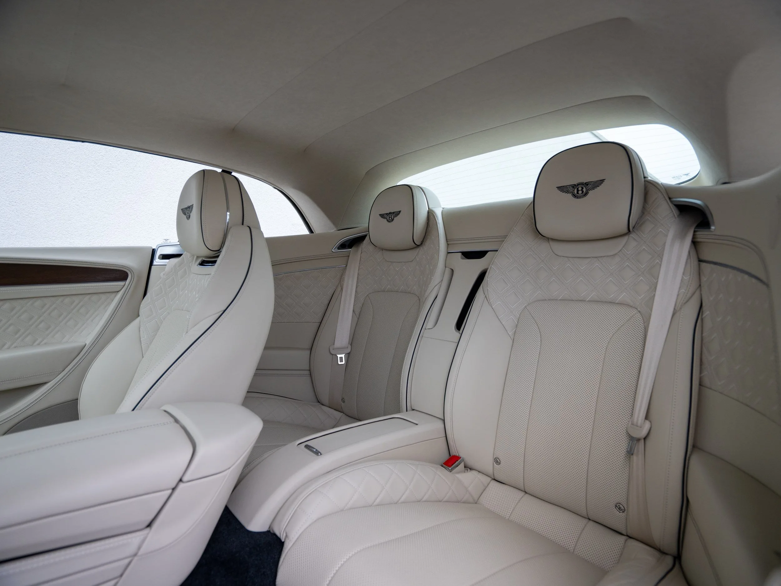 2022 Bentley Continental GTC V8, 26/30